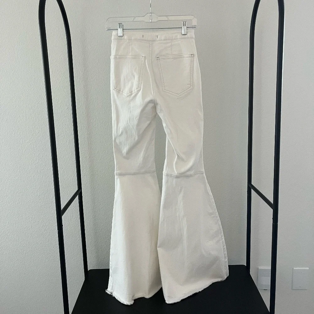 FREE PEOPLE | Bohemian Cowboy Just Float On Flare Jeans in White | Size W 25R - Picture 7 of 11